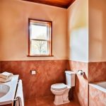 Baño sin azulejos, ¿qué alternativas hay al alicatado?