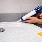 Cómo sellar con silicona un plato de ducha correctamente
