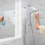 como limpiar una mampara ducha de cristal